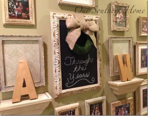 Painting Mismatched Picture Frames to create a Santa gallery wall from Our Southern Home #anniesloanchalkpaint #ascp #santaphotos #santagallerywall