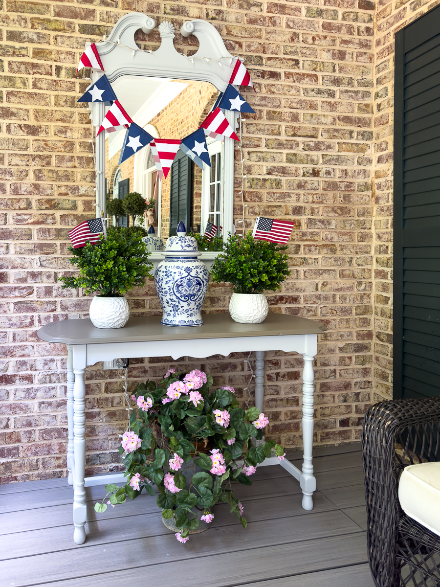 console table dressed for the 4th